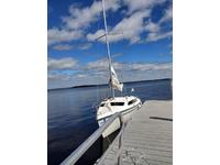 Hunter 23.5 Click to launch Larger Image