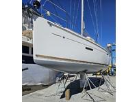Jeanneau Sun Odyssey 419 Click to launch Larger Image