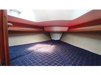 Hunter 33 Click to launch Larger Image