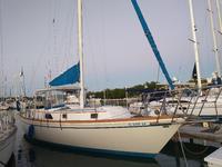 Gulfstar 41 sloop Center cockpit