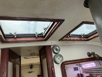 Morgan Out Islander sloop Click to launch Larger Image