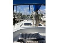 Morgan Out Islander sloop Click to launch Larger Image