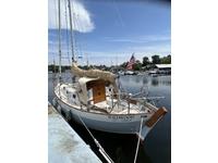 Morris Yachts Frances 26 Click to launch Larger Image