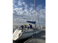 Hunter 31 Click to launch Larger Image