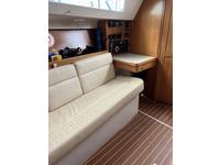 Catalina 309 Click to launch Larger Image