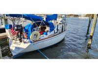 1980 Herrington Harbor North Marina Maryland 37.3 Tartan 37-2