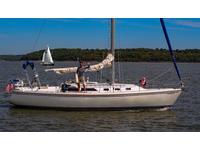 1988 Located at Perry Yacht Club - Perry Lake KS Kansas 34.5 Catalina 34