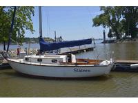1980 Harbor Point Yacht Club West Alton Missouri 27 Cape Dory Cape Dory 27