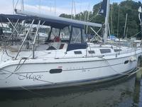 Hunter 356 Click to launch Larger Image