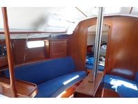 Beneteau Oceanis 331 CB Click to launch Larger Image