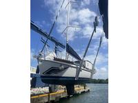 Hunter 336 Click to launch Larger Image