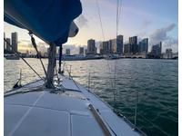 Beneteau Oceanis 323 Click to launch Larger Image